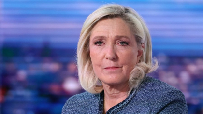 „Trebuie să muncim mai mult”. Marine Le Pen amenință că va răsturna guvernul Franței, după ce premierul vrea să elimine două sărbători legale