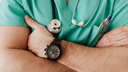 Șase suplimente pe care le ia zilnic un medic specializat în longevitate care a slăbit 22 de kilograme