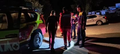 Trei tineri salvați de Salvamont după ce un urs le dădea târcoale, în Munții Rodnei