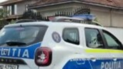 Un bărbat, anchetat pentru violență în familie, a fost găsit mort într-o mașină. Poliția ia în calcul ipoteza sinuciderii