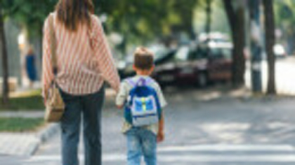 Câți bani a plătit statul român pentru copii în luna mai, în contextul anunțatelor tăieri bugetare