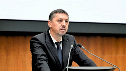 Bursele pentru elevi, regândite. David: Trebuie să mergi cu plăcere la şcoală, iar meritul să fie merit / Prin noile măsuri nu se distruge educaţia, se distrug mecanismele proaste din educaţie