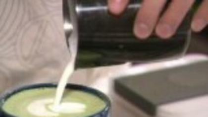 VIDEO. O tânără care consuma ”matcha latte” de două ori pe săptămână a ajuns în spital, din cauza efectelor
