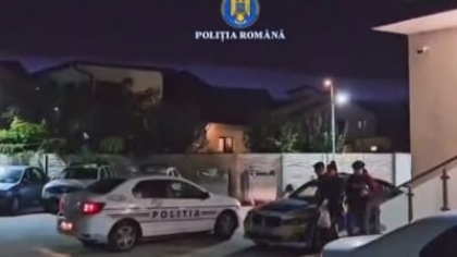 O adolescentă s-a dus cu un cuțit la școală și și-a atacat un coleg pe holul instituției de învățământ. Ce a urmat după gestul violent VIDEO