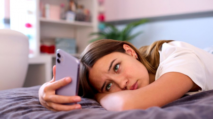 Rețelele de socializare, mai importante decât realitatea pentru o treime dintre adolescenți. Semnalul de alarmă tras de Poliția Română