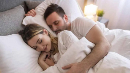Dormitul separat în cuplu. Soluție pentru longevitatea relației sau semnal de despărțire?