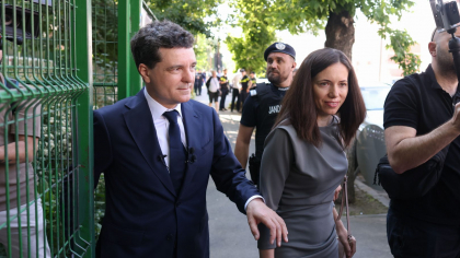 Nicușor Dan, despre căsătoria cu partenera sa de viaţă. „Mi s-a propus să fac lucrul acesta acum repede, în campanie”