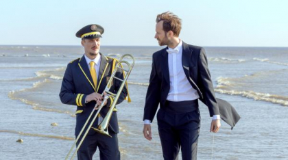 „Fanfara”, comedia de care ai nevoie vara asta, despre muzica ce reface legături pierdute – de vineri 27 iunie în cinematografe
