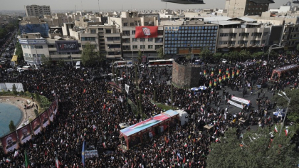 S-a strigat „moarte Americii” la funeraliile din Teheran ale comandanților și oamenilor de știință iranieni uciși de Israel