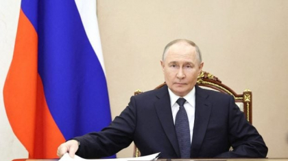 Vladimir Putin a pus patru cruci în loc de patru diamante pe noua stemă a Kremlinului