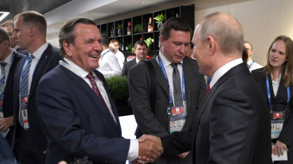 Fostul cancelar german Gerhard Schroeder, prietenul lui Putin, nu mai poate primi bani din Rusia. Suma importantă la care nu mai are acces