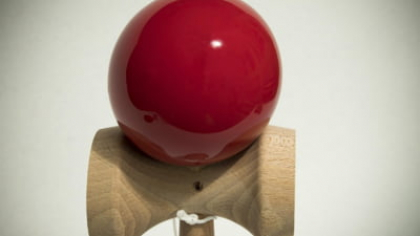 Efectele jucăriei kendama asupra copiilor. Psiholog: „Oferă un sentiment de apartenență și dezvoltă toleranța la frustrare”