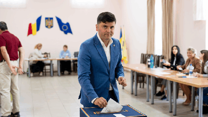 Adrian Cozma cere înlocuirea lui Cătălin Predoiu din funcția de președinte interimar al PNL