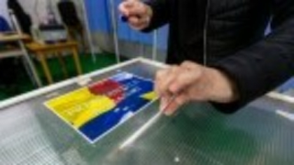 Prezență mare la vot în prima oră. Județele unde au votat cei mai mulți români | HARTĂ