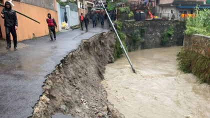 Inundații și alunecări de teren în Nepal. Bilanțul a urcat la 51 de morți
