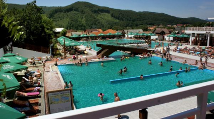 Veste bună pentru turiști: Se redeschide ștrandul cu apă sărată de la Praid