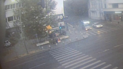 Bărbat de 26 de ani, reținut după ce a furat o mașină dintr-o parcare din Sectorul 1. Acesta nu avea permis de conducere