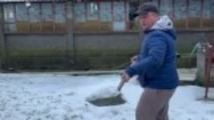 Au luat gheața cu lopata, iar viiturile au distrus totul în cale, în Dolj și Mehedinți, după un cod roșu de grindină
