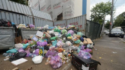 Ce amendă vor plăti românii care depozitează sacii cu gunoi menajer lângă coșuri sau tomberoane. Se poate face inclusiv plângere penală