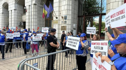 Liderul BNS: La Apele Române se câştigă sub salariul minim pe economie după tăierea „faimosului spor”. Angajații au protestat