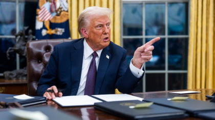 Trump cere trimiterea la închisoare a primarului oraşului Chicago şi a guvernatorului statului Illinois, ambii democraţi. Ce acuzații le aduce
