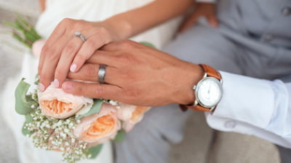 Medic din România, acuzat de bigamie. Cum a fost posibil să fie căsătorit cu două femei în același timp