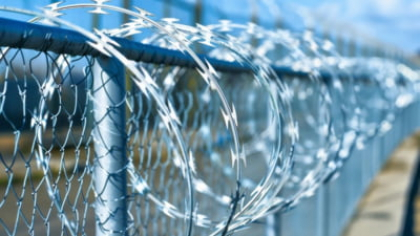 Un deținut a organizat introducerea de droguri în pușcărie și apoi a reclamat situația. Ce urmărea cu această strategie