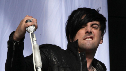 Solistul rock Ian Watkins a fost ucis în închisoarea unde își ispășea pedeapsa pentru pedofilie. El a fost înjunghiat și în urmă cu doi ani