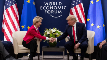 Donald Trump o laudă pe Ursula von der Leyen: „Este fantastică”. Reacția președintei Comisiei Europene