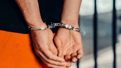 Un profesor de matematică din Cluj, arestat preventiv după ce ar fi agresat sexual două eleve