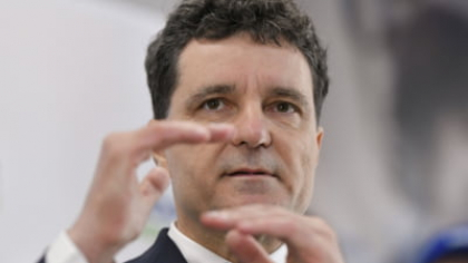 Nicușor Dan: „Pozele pe care le-a postat Elena Lasconi sunt un fals grosolan”