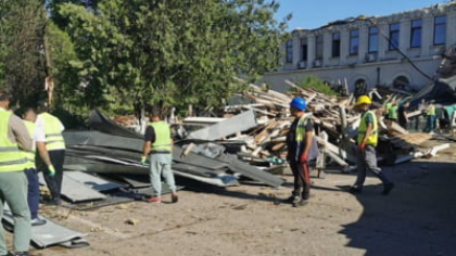 Zeci de deținuți, mobilizați pentru curățenie la Academia de Poliție după furtunile violente
