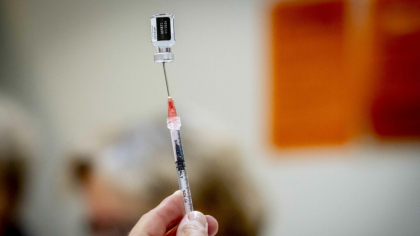 Comisia de vaccinare din SUA nu mai recomandă vaccinul anti-Covid-19 adulților