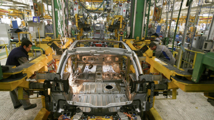 Industria auto românească frânează: Scăderi de producție la Dacia și Ford, în ciuda noilor modele