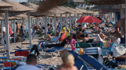 Eforie Nord, stațiunea preferată a românilor: plaja e plină, prețurile sunt accesibile pentru toate buzunarele: „Venim de 7 ani aici”