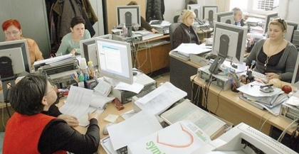 Scenariul concediilor fără plată, confirmat de Bolojan
