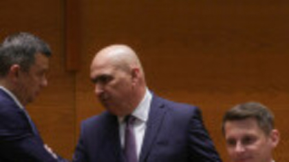 Liderii coaliției, față în față marți, ora 13:00. Plafonarea, reforma administrației și decizia CCR complică negocierile