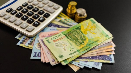 Economiștii avertizează: Guvernul nu se va încadra în țintele de deficit nici pentru 2025, nici pentru 2026 și iar vor crește taxele
