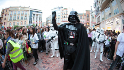 Despăgubire de zeci de mii de lire sterline pentru o femeie comparată de colegi cu Darth Vader