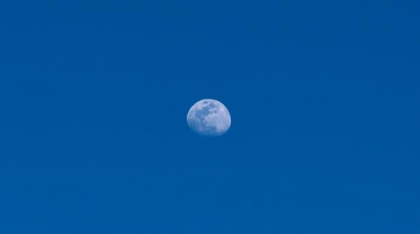 Luna a început să se îndepărteze de Pământ. Cum se va schimba noțiunea de timp