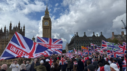 Tensiuni între Londra și Elon Musk. Guvernul britanic îi condamnă „limbajul periculos” despre imigrație