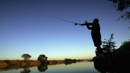 Olandezii, revoltați de comportamentul unor pescari români: „Vin să se distreze. Dar să-și strângă gunoaiele, nici vorbă!”