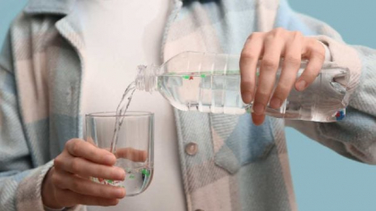 Creierul uman poate conține până la 5 grame de microplastice, echivalentul unei lingurițe. Cum ne afectează sănătatea