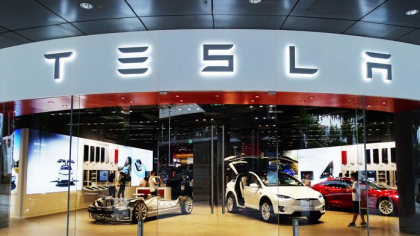 Tesla testează condusul autonom în Europa. Primele demonstraţii pe străzile din Berlin, Paris şi Roma, cu Model 3 echipat cu software de testare Full Self-Driving