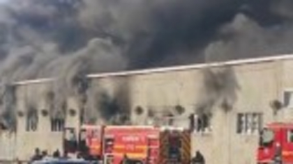 Incendiu de proporții la o hală din Timișoara. Fumul s-a văzut de la peste 20 de kilometri. A fost emis și un mesaj Ro Alert