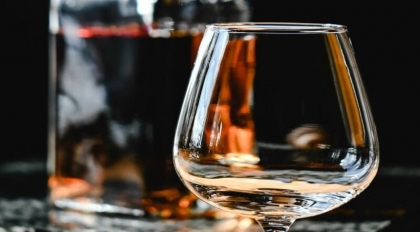 China impune taxe vamale de până la 34,9% la importurile de coniac din UE