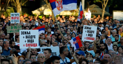 79 de protestatari arestați în Serbia. Manifestațiile împotriva lui Vucic continuă