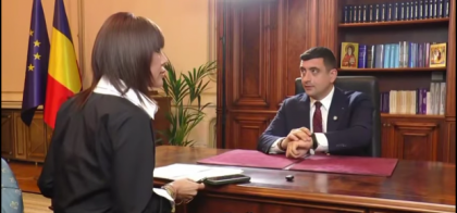 Un minut și 23 de secunde – atât a rezistat George Simion înainte să cedeze nervos la prima întrebare din interviul cu Denise Rifai. A zis că ia pauză 5 minute și nu s-a mai întors I VIDEO