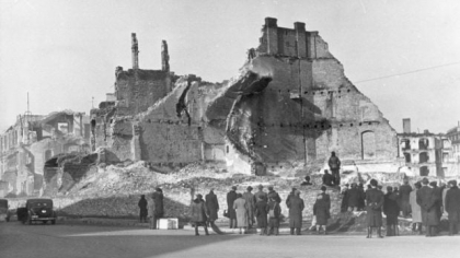 Cum a fost reconstruită cea mai distrusă capitală europeană din Al Doilea Război Mondial: „Un cimitir acoperit de zăpadă”