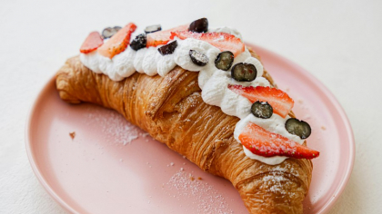 Povestea croissantului, simbolul care definește stilul de viață francez. Ce îl leagă de Maria Antoaneta